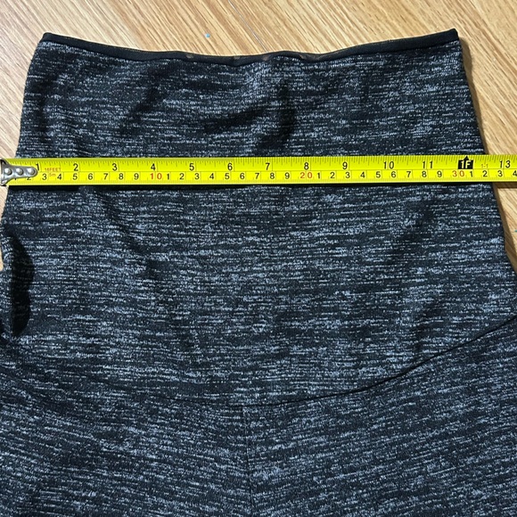 3/20 Jessica Simpson Maternity(Small) long flare stretch pants - Picture 8 of 10